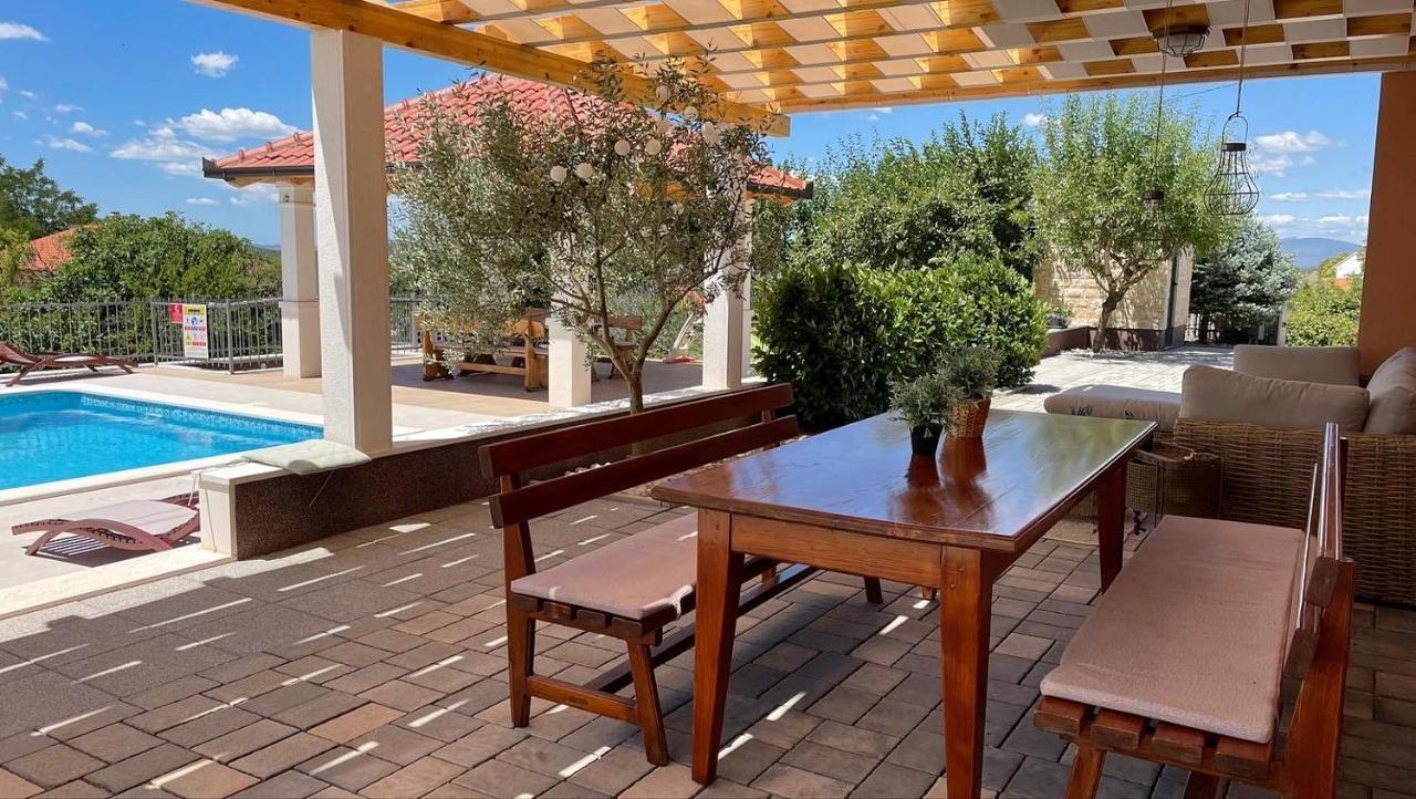 טריליי Villa Duje מראה חיצוני תמונה