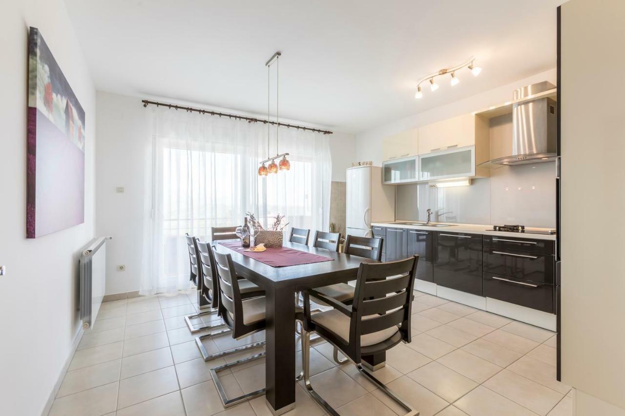 טריליי Villa Duje מראה חיצוני תמונה